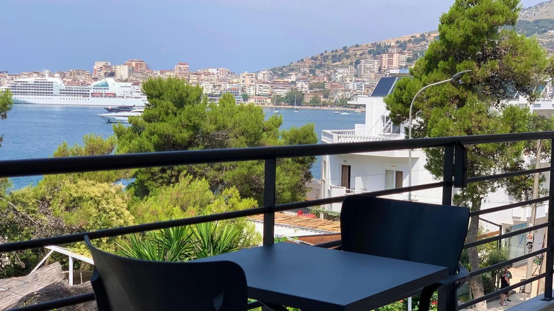 Beachfront Apartment - Sarande 0*,
