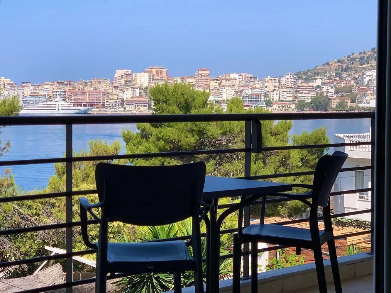 Beachfront Apartment - Sarande