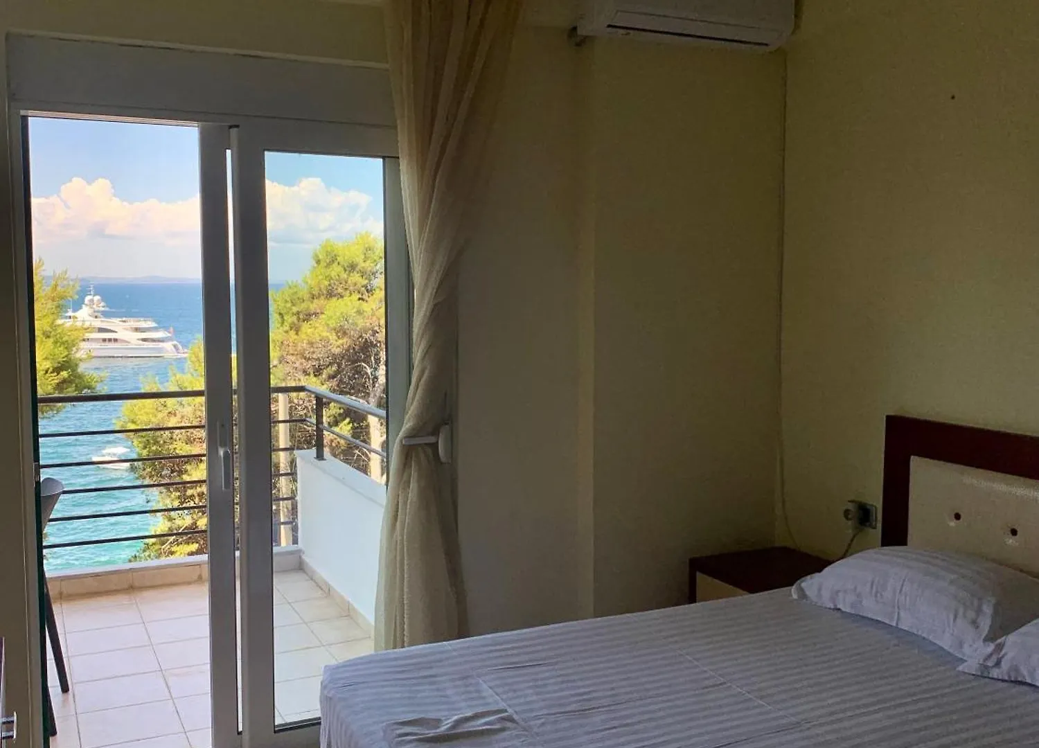 Beachfront Apartment - Sarande 0*,  Albania