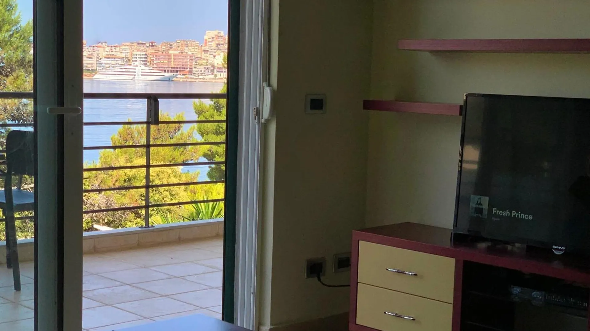Beachfront Apartment - Sarande