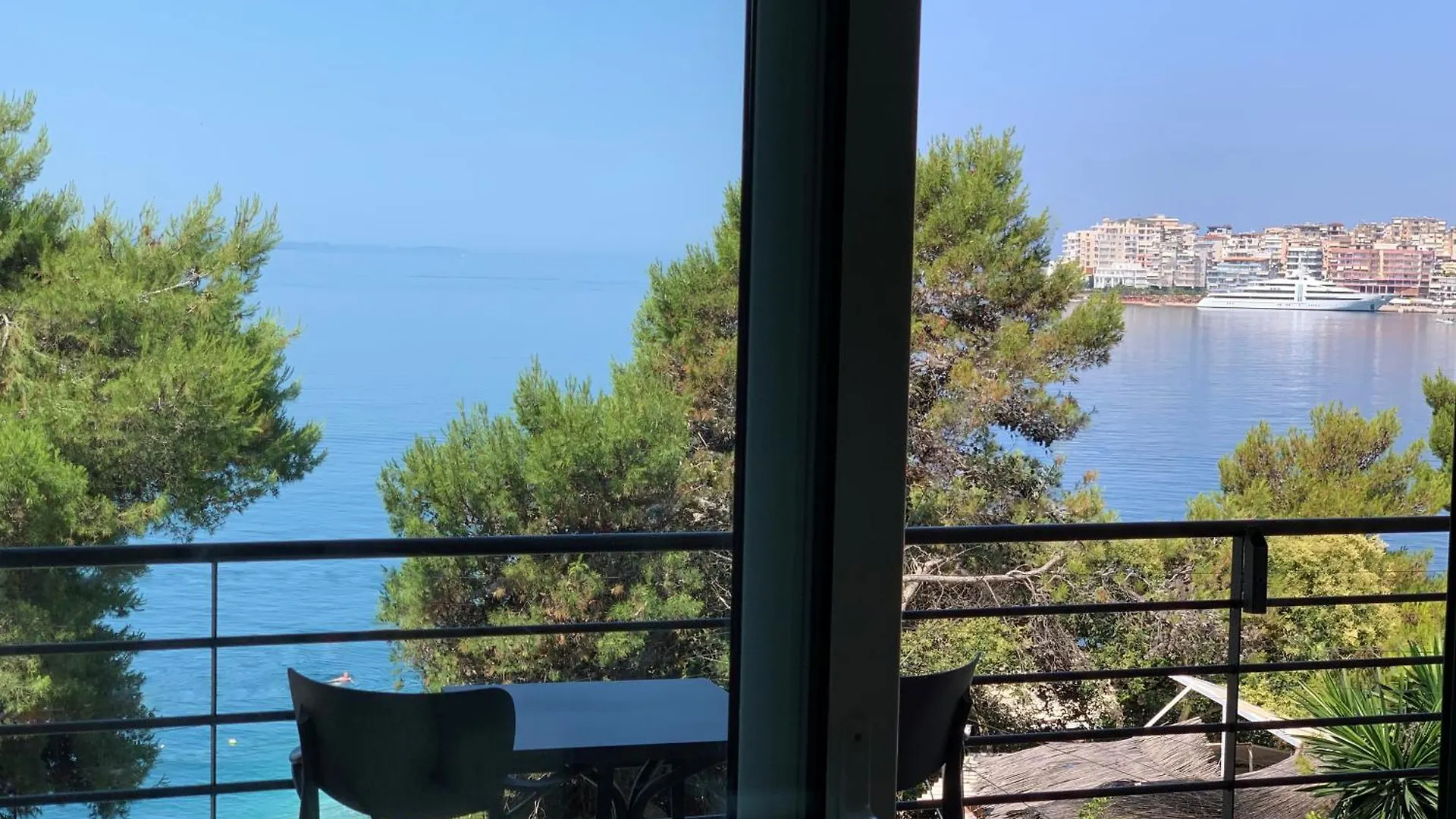 Beachfront Apartment - Sarande