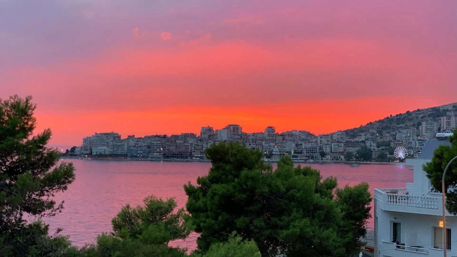 Beachfront Apartment - Sarande